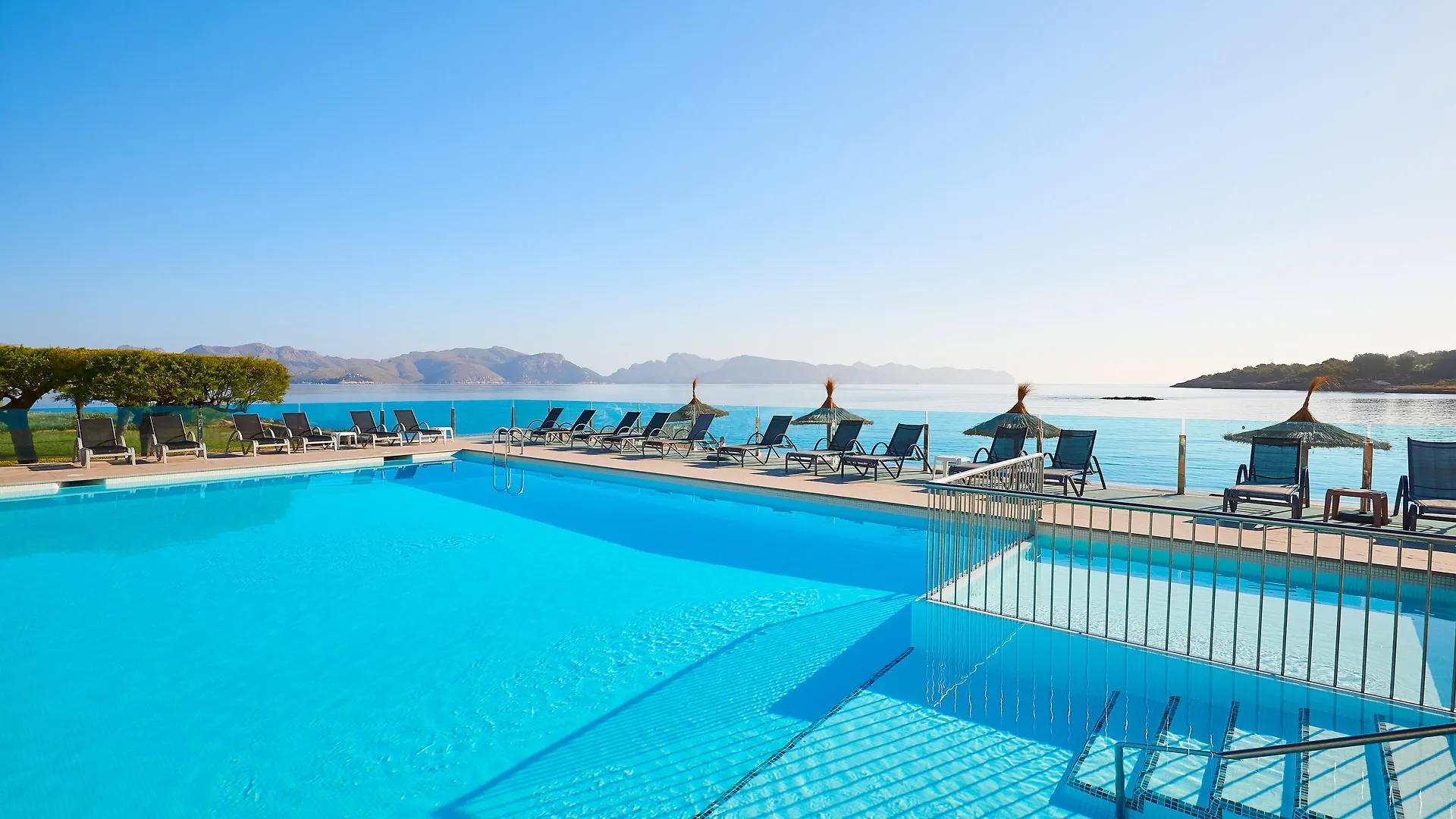 Hotel More Алькудия